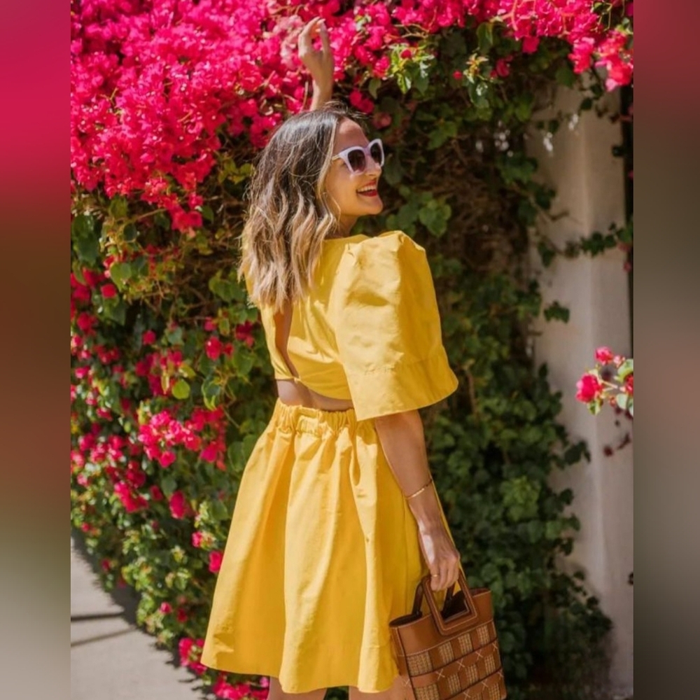 Nwot Banana Republic Yellow Cut Out Dress Oversize Sleeves, Pockets Deep V Dress